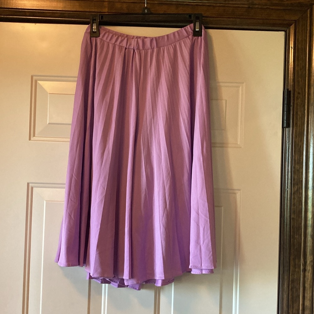 Medium Ambassador Lilac Pleated Split Skirt
